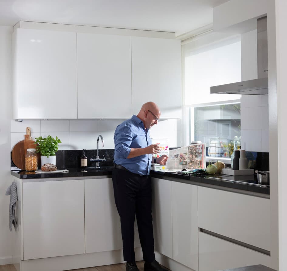 Kleine witte keuken